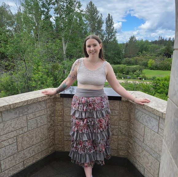 Meet your Posher, Julie - Picture 1 of 1